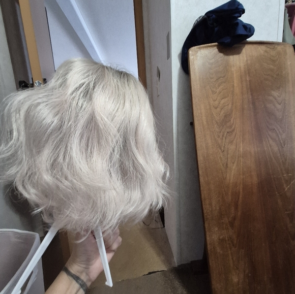 Jon Renau January In Frost Colour - Picture 8 of 11